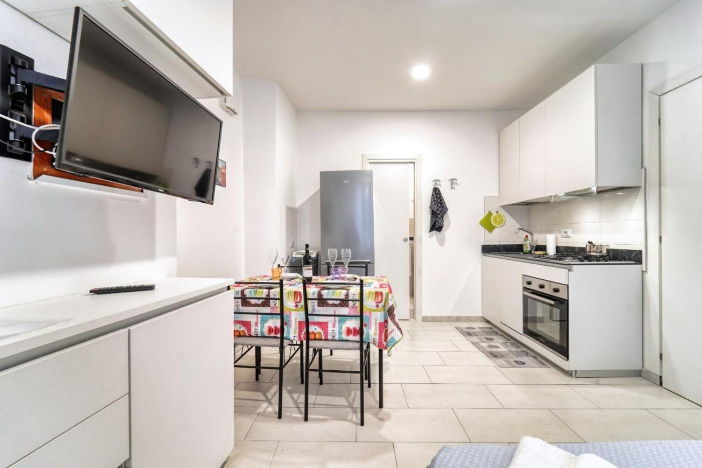 Residenza Via Carloni 18 Appartamento *